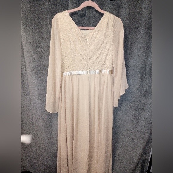 DressTells Champion Flowy Chiffon Maxi Dress with Lace Bodice Size Large NWOT - Picture 8 of 10